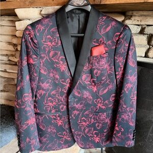 jf j.ferrar Black and Red Floral Blazer